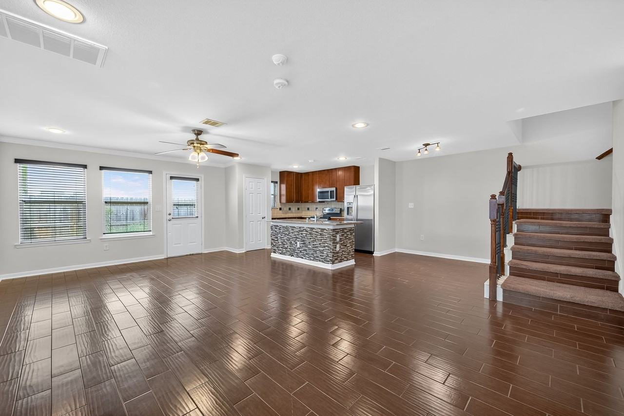 6115 Shadow Isle Lane - Photo 5 of 40