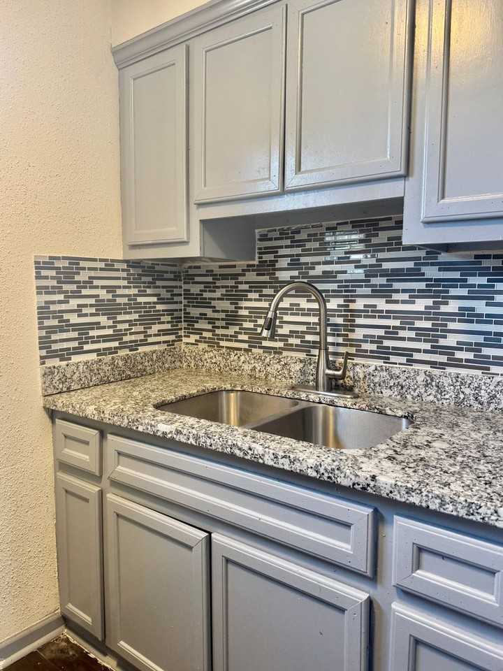 1005 Spooner Street #7 - Photo 5 of 7