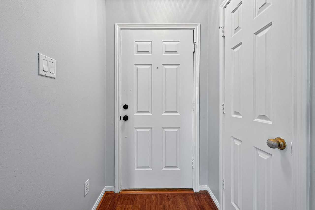 4002 Teal Run Place Court - Photo 2 of 35