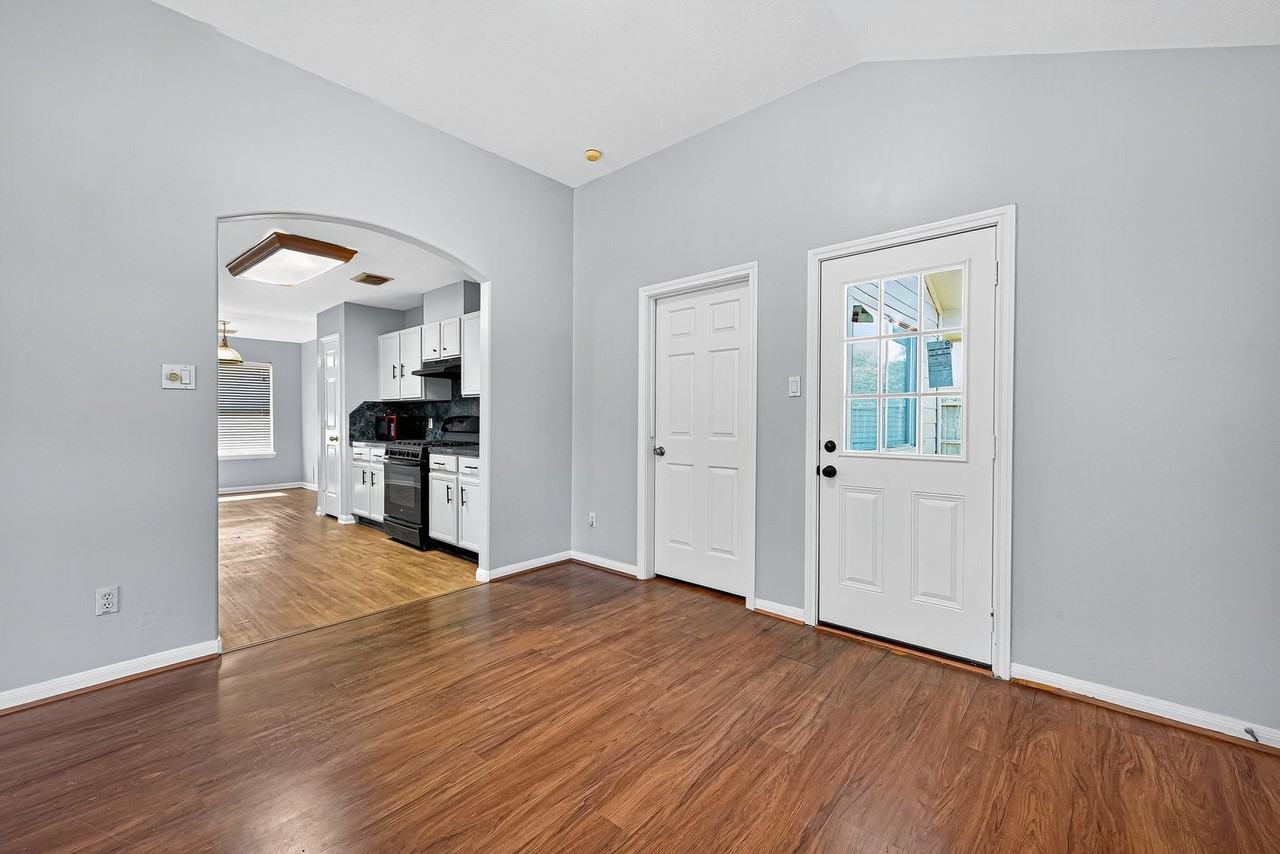 4002 Teal Run Place Court - Photo 7 of 35