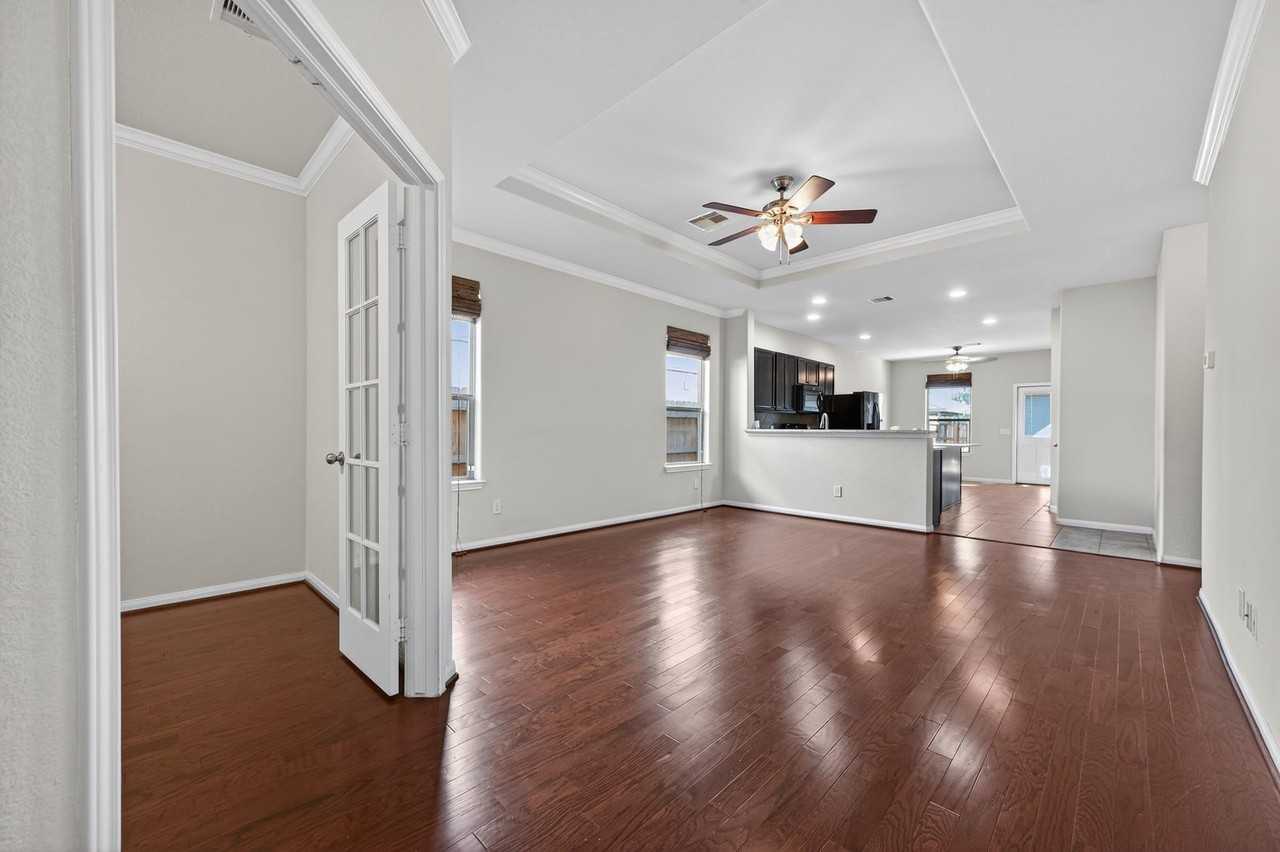 15410 Grand Sage Dr - Photo 5 of 43