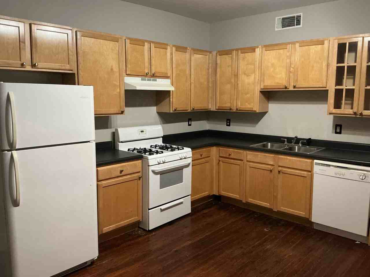 855 Mulberry Street #T05