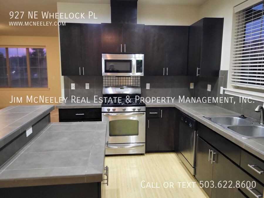 927 Ne Wheelock Pl - Photo 4 of 25