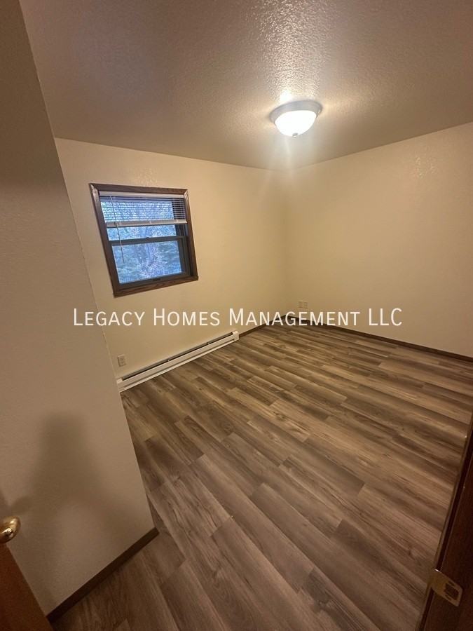 1020 Oviatt St #1 - Photo 4 of 13