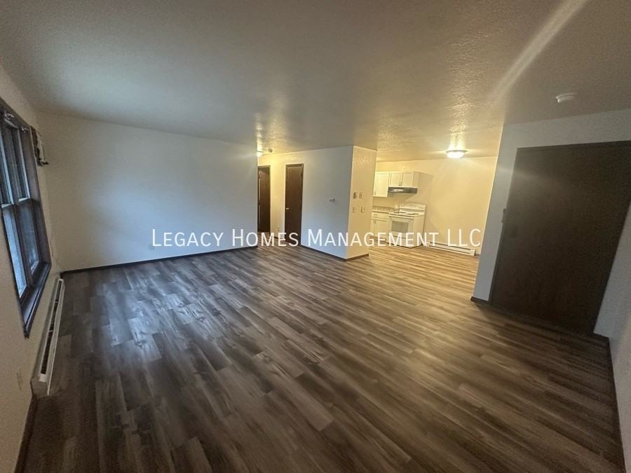 1020 Oviatt St #1 - Photo 6 of 13