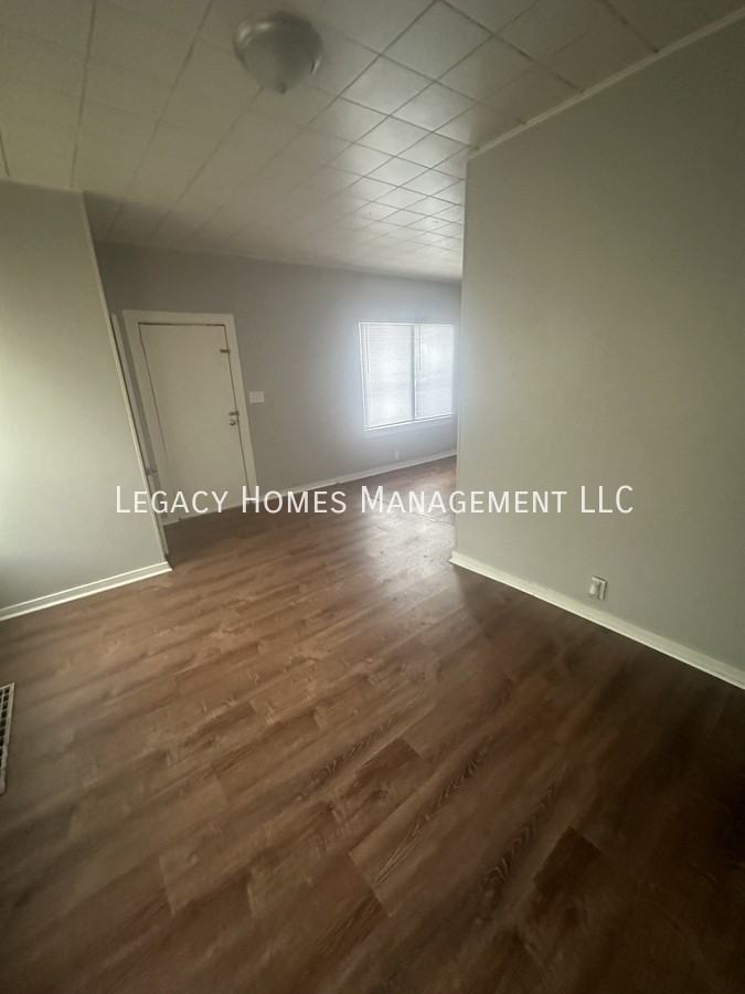 620-622 W 6th St #620 - Photo 7 of 13