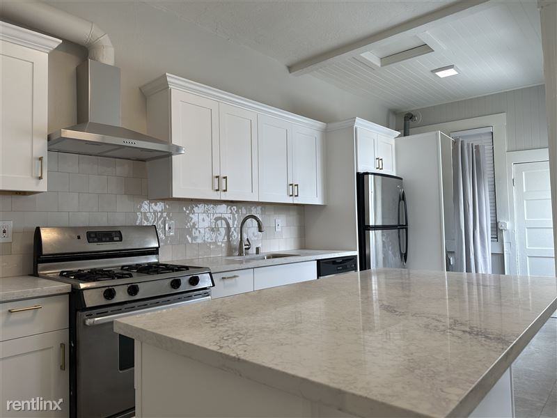 555 Second Street #555 - Photo 6 of 14