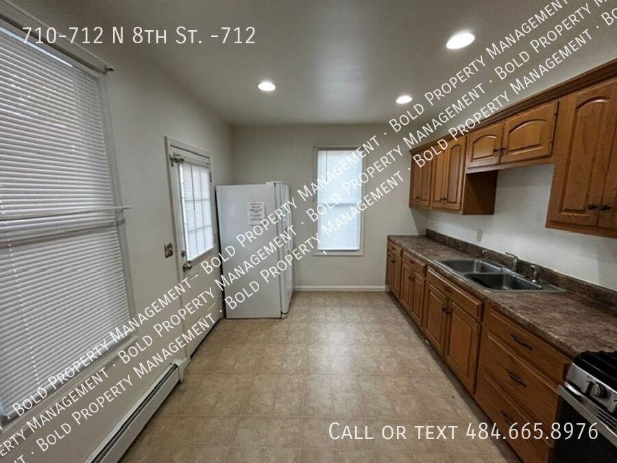 712 North 8th Street - Photo 3 of 13