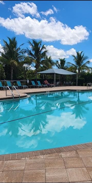 7249 West Lenox Circle - Photo 3 of 31