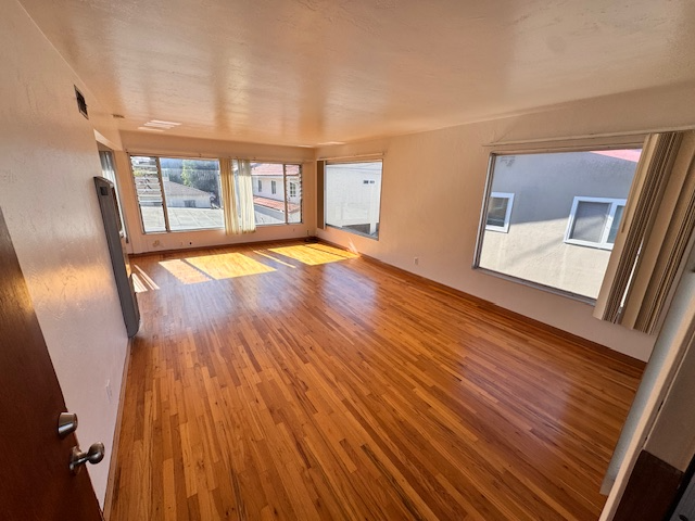 3728 Ingraham St #3728-1-2A - Photo 5 of 16