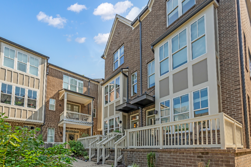 211 Porter Village Cir - Photo 2 of 19