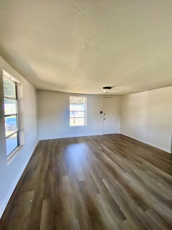 415 Jasmine Ln #415 - Photo 4 of 18