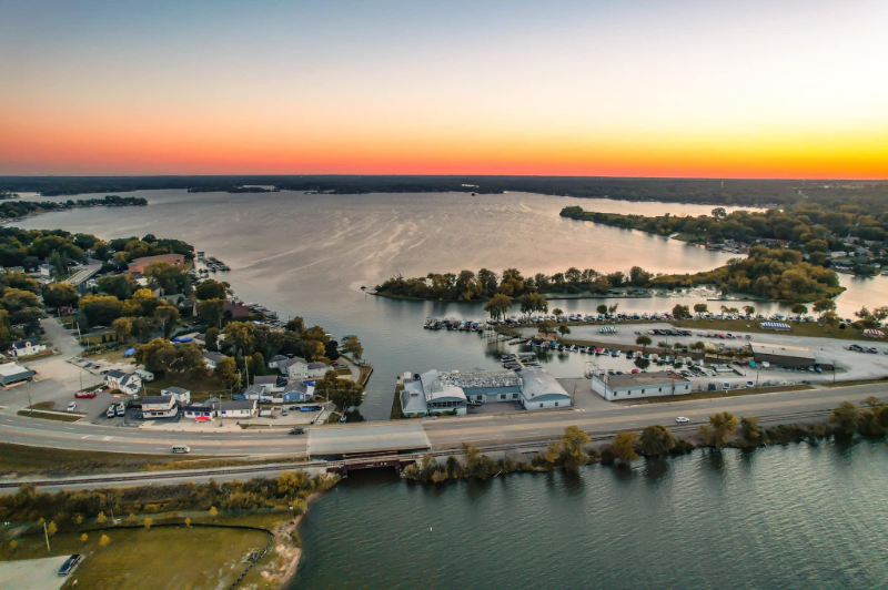 117 Nippersink Rd #402 - Photo 3 of 4