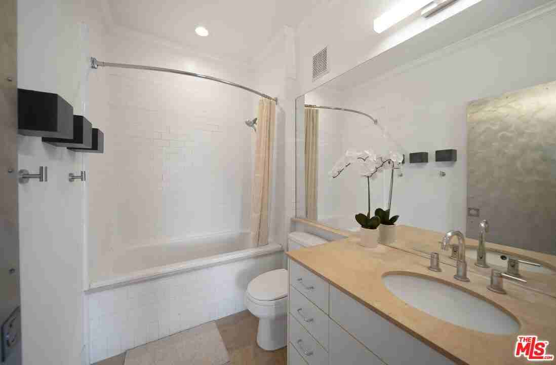 257 South Spring Street #2574E - Photo 6 of 28