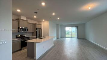 featured image of 19600 Whispering Pines Rd