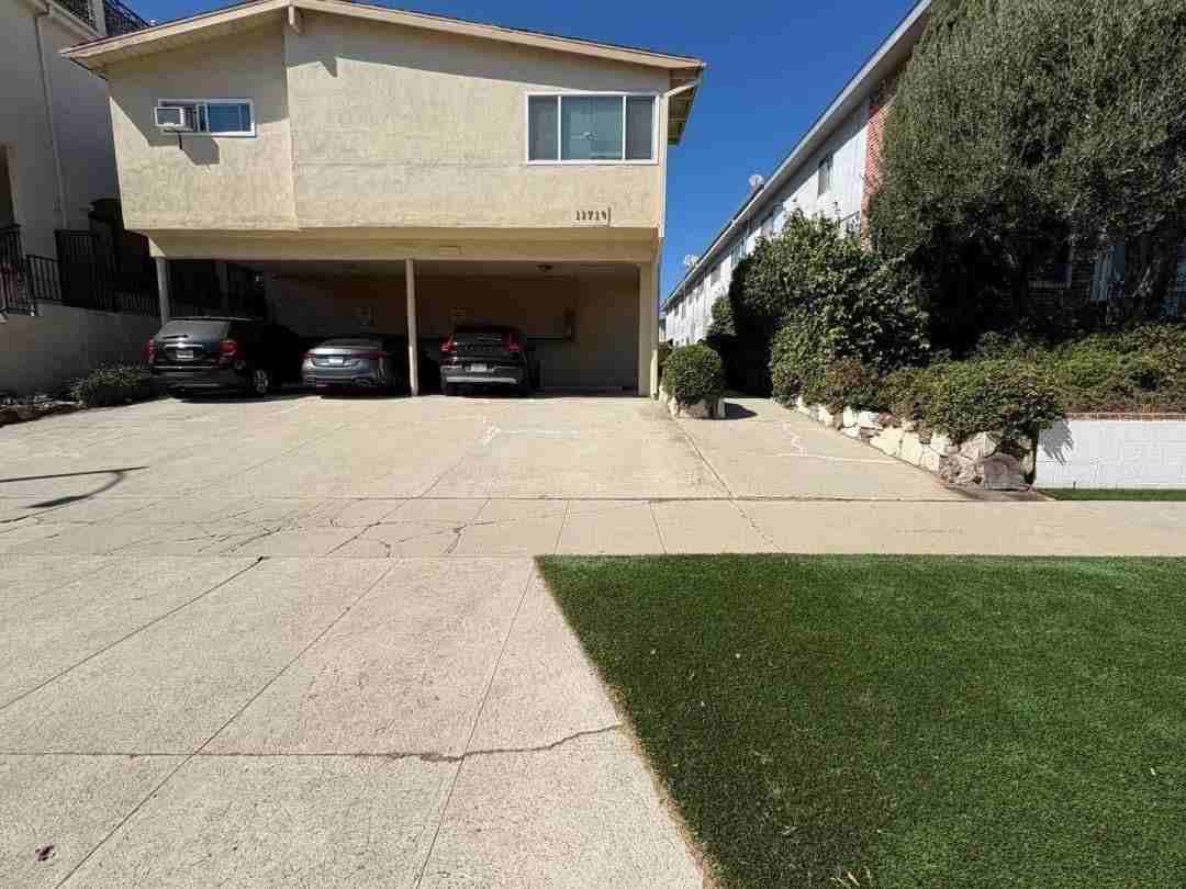 11719 Mayfield Avenue #11719-6 - Photo 2 of 20