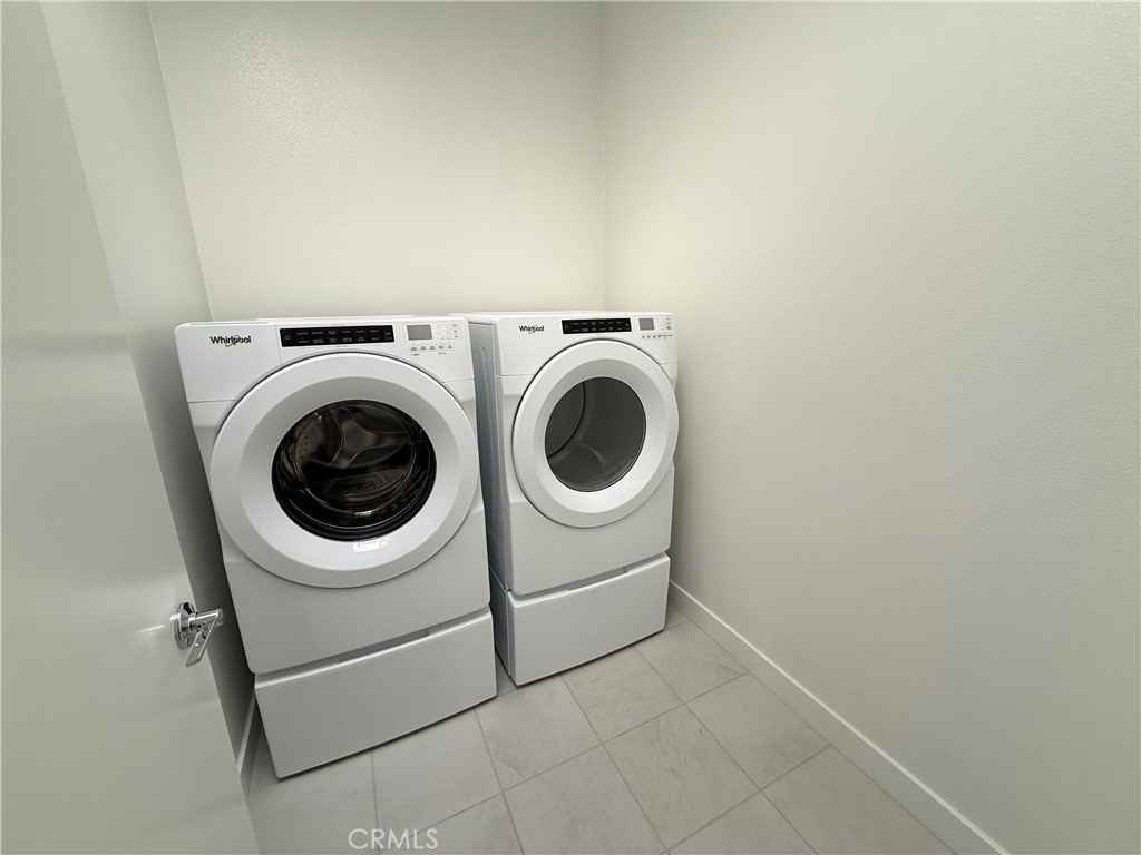 693 South Lyon Street #693 - Photo 5 of 28