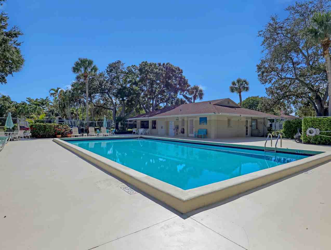 6552 Chasewood Drive #6552H - Photo 7 of 33