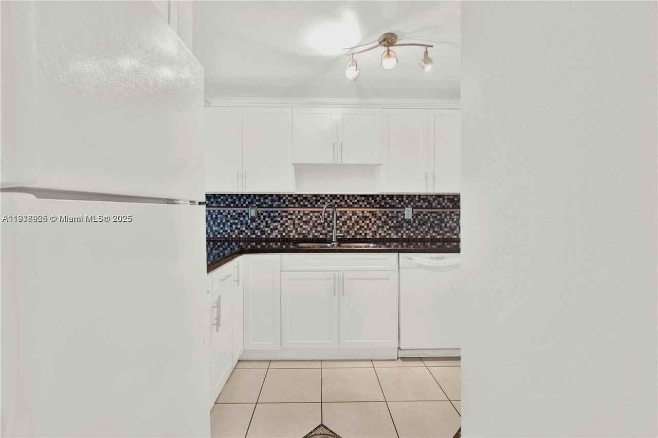 1990 West 56th Street #1990-1407 - Photo 5 of 15