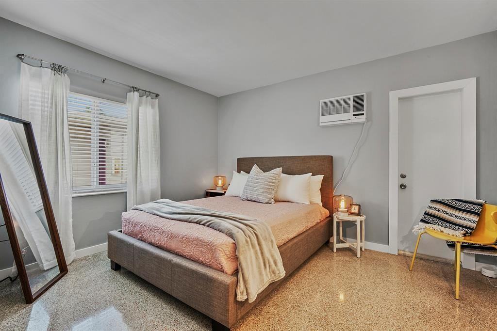 1215 Ne 17th Ave #1215-3 - Photo 5 of 7