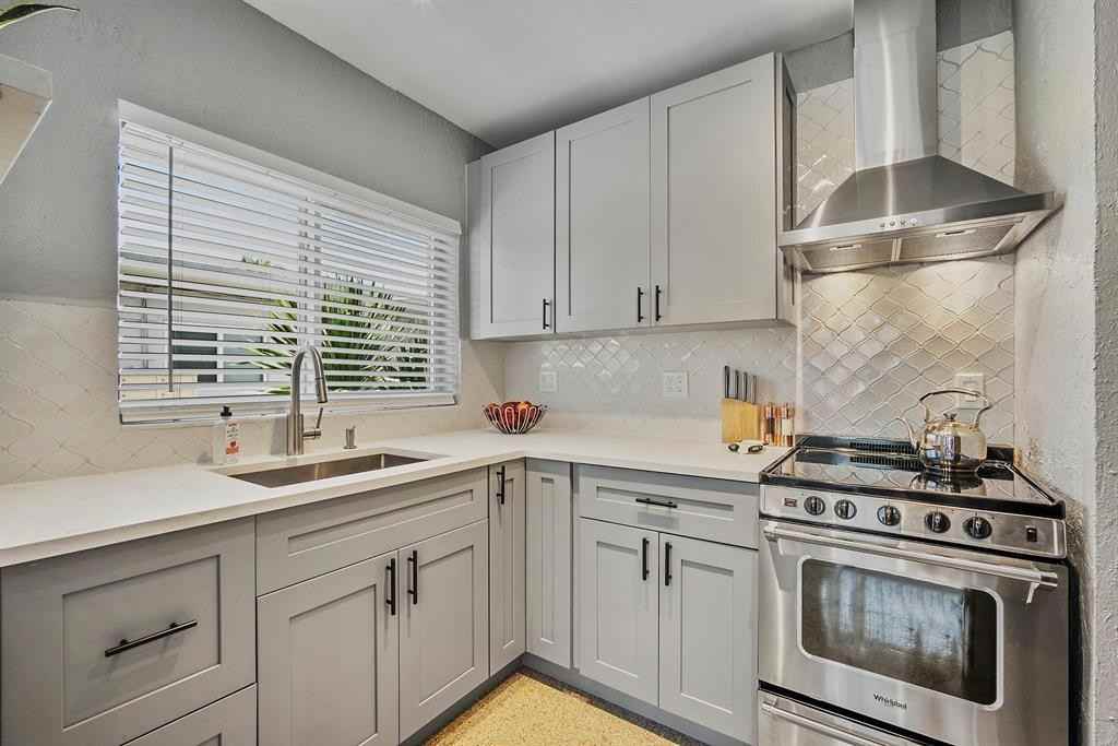 1215 Ne 17th Ave #1215-3 - Photo 6 of 7