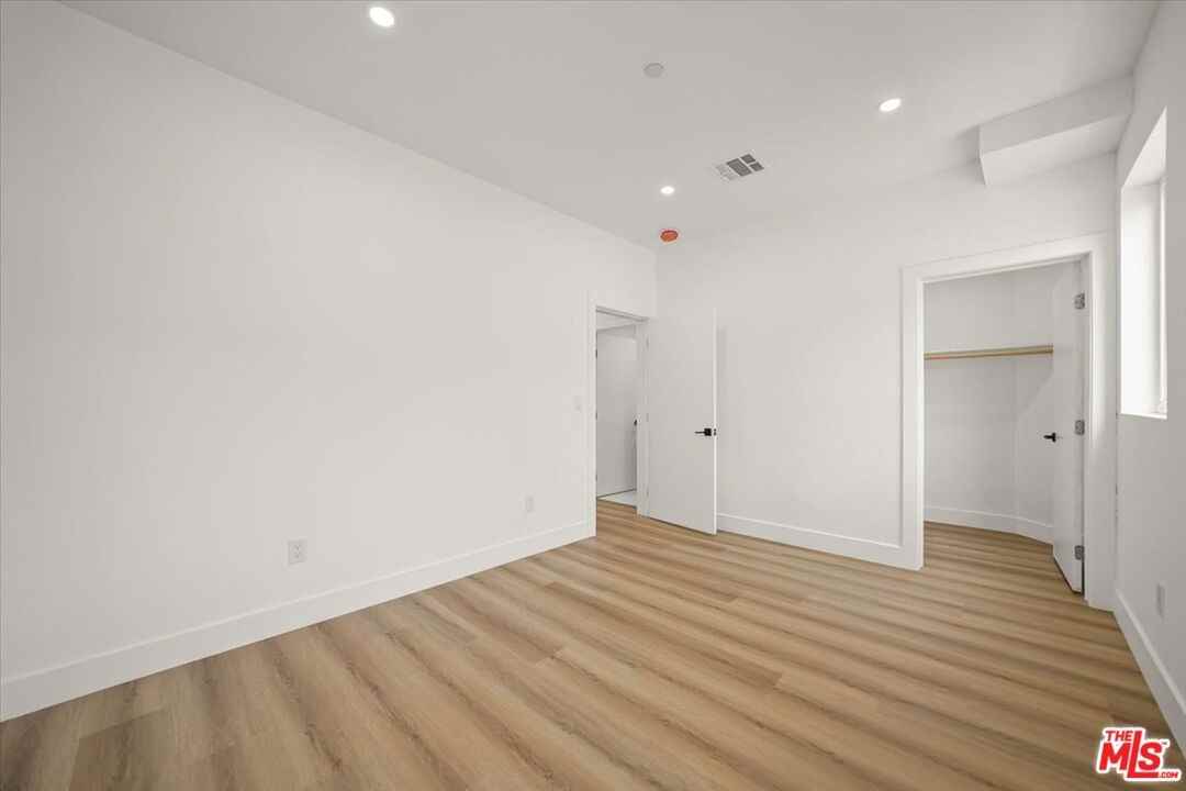 914 North Hudson Avenue