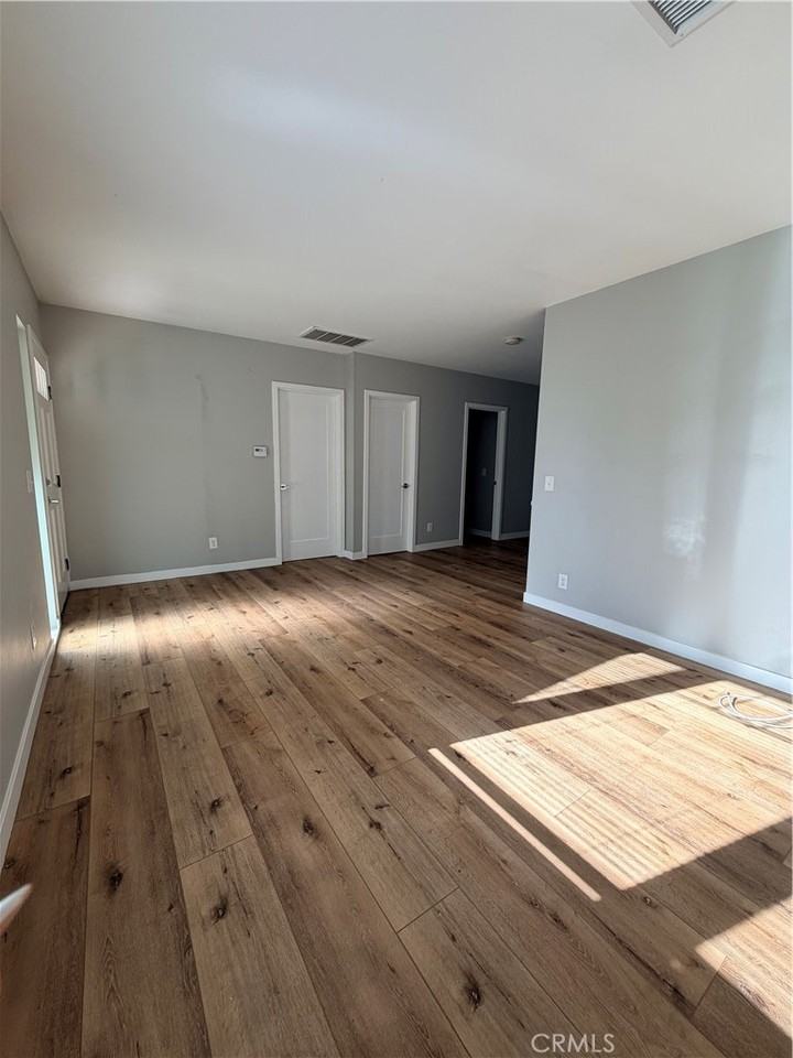 4033 Linwood Place #4033 - Photo 7 of 10