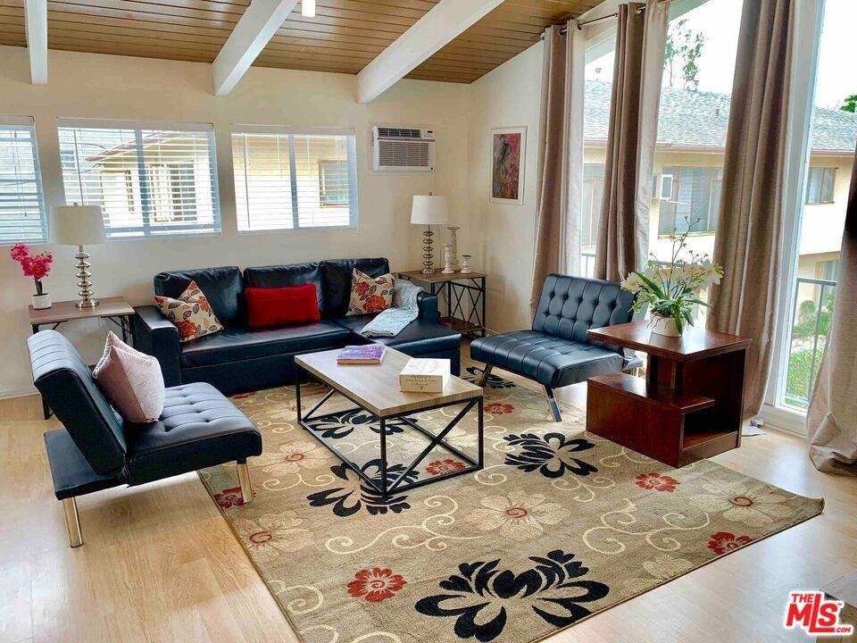 1152 1/2 N Ogden Dr #1152 - Photo 4 of 12