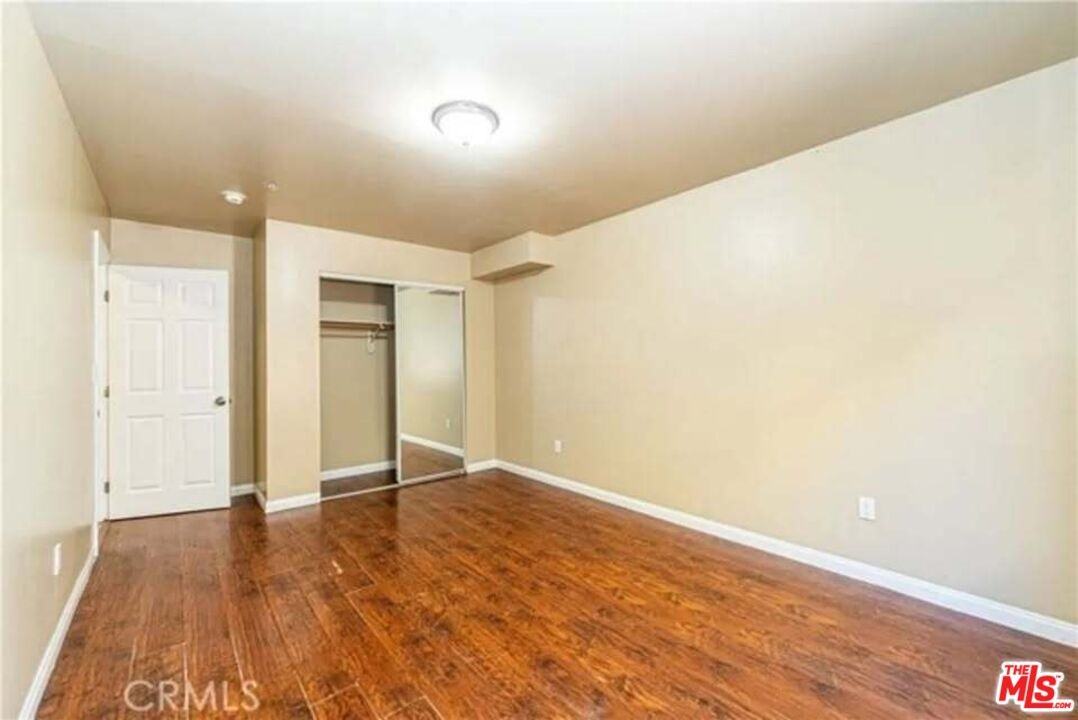10605 Avalon Blvd - Photo 2 of 13