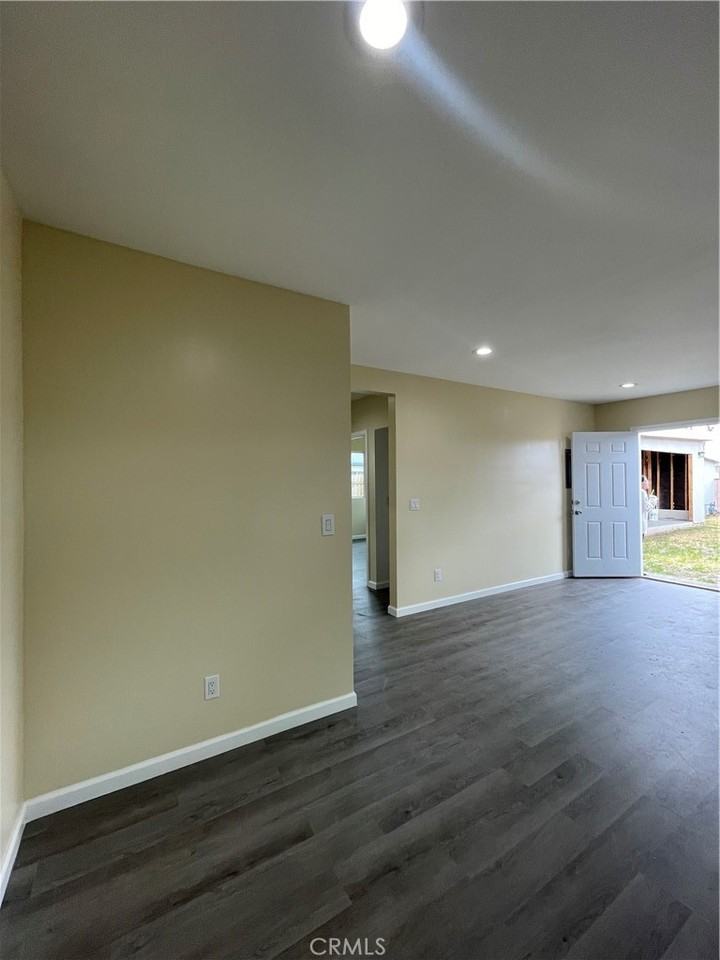 45124 Redwood Ave #45124 - Photo 4 of 16