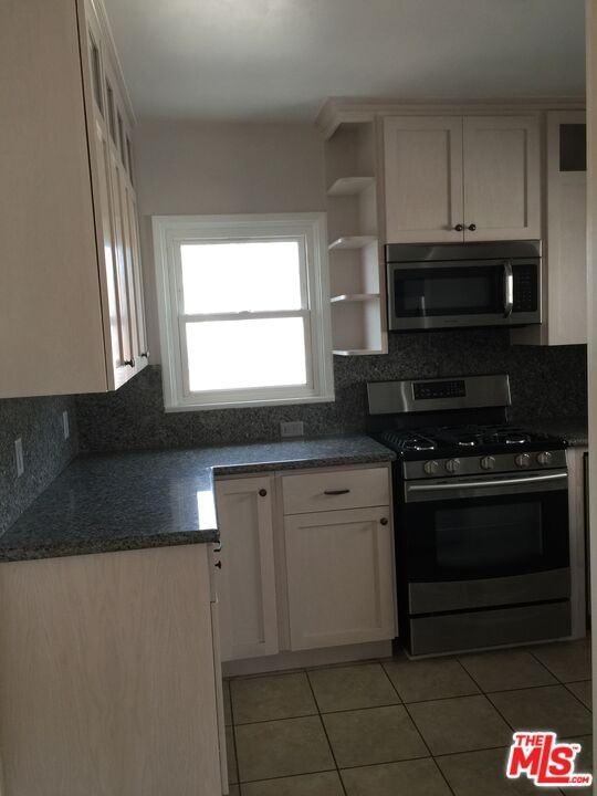 4425 Victoria Park Pl #4425 - Photo 5 of 15