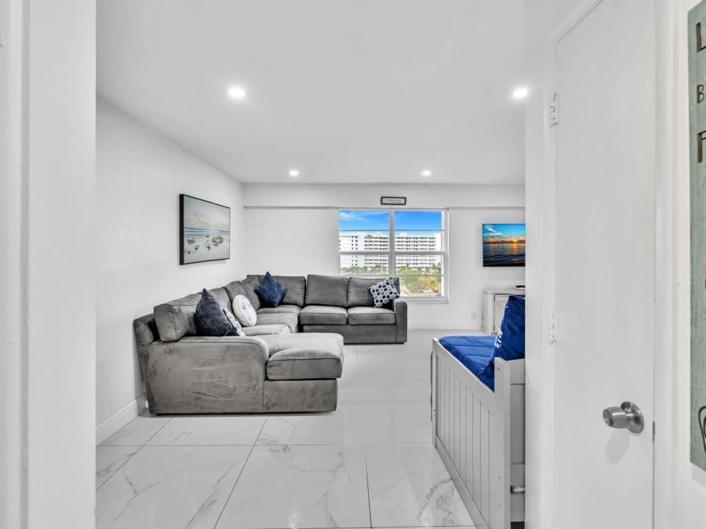 5100 Dupont Boulevard #51008G - Photo 6 of 50