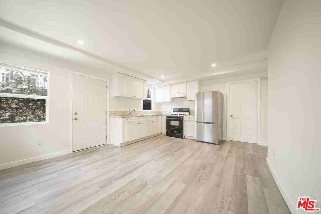 231 E 85th St #231-231 - Photo 2 of 50