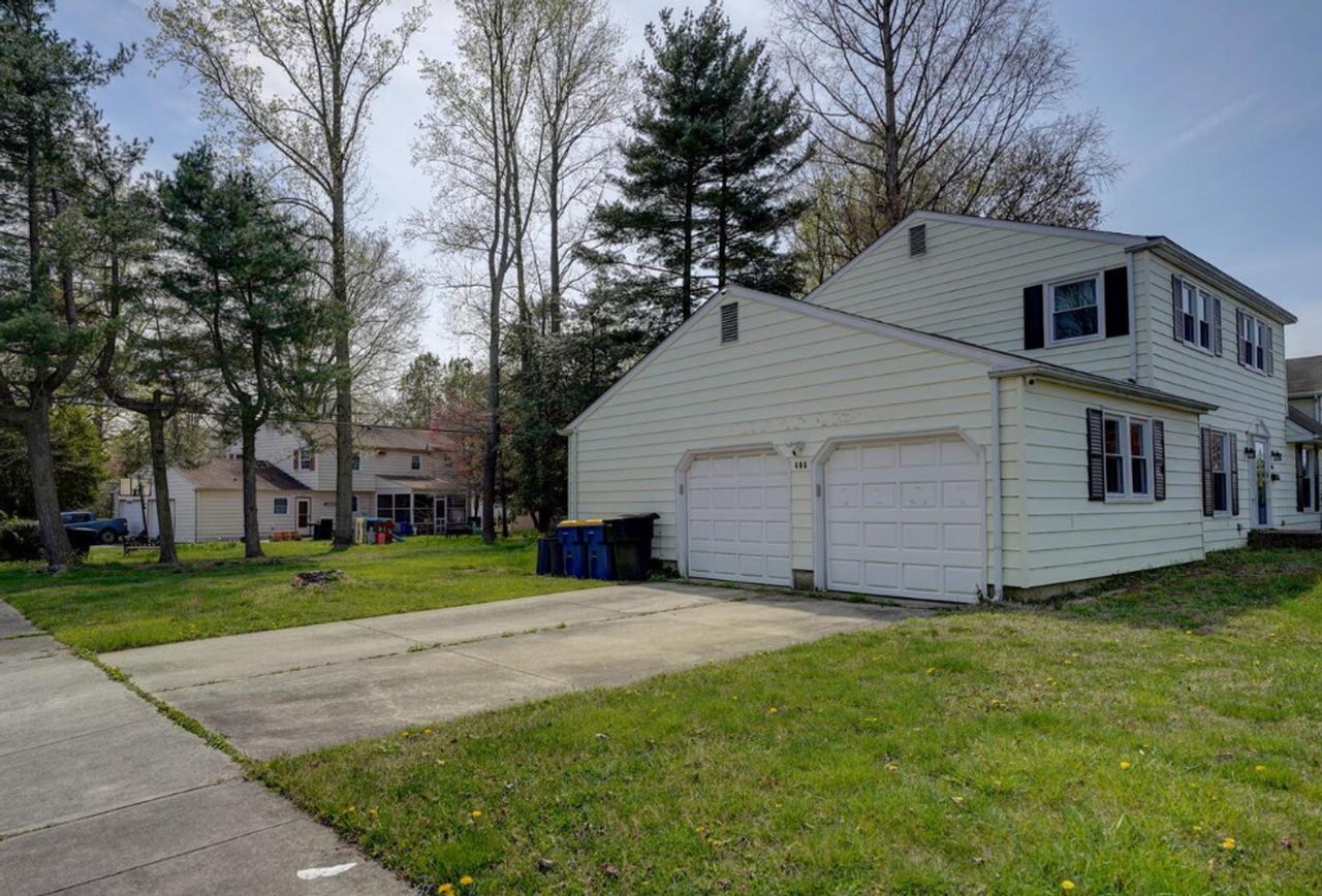 606 Wyoming Ave - Photo 2 of 26