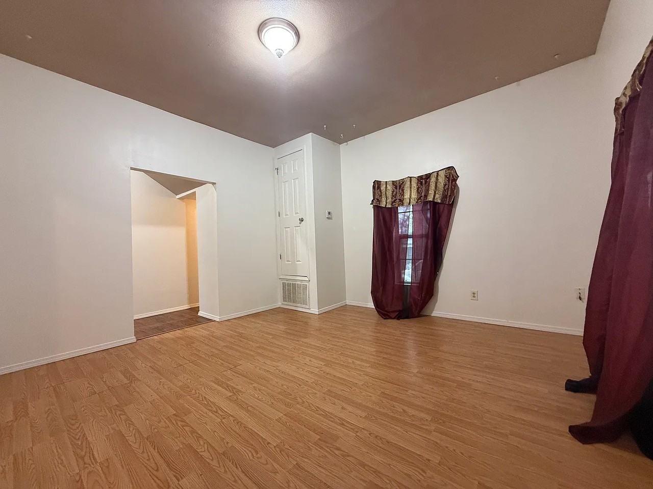 1324 West Maple Street - Photo 7 of 8