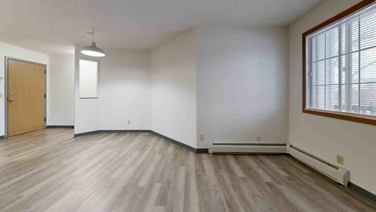 2141 Xavier (Bismarck,ND) - Photo 5 of 42