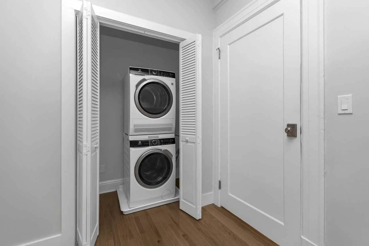 1369 Hyde - Photo 4 of 31