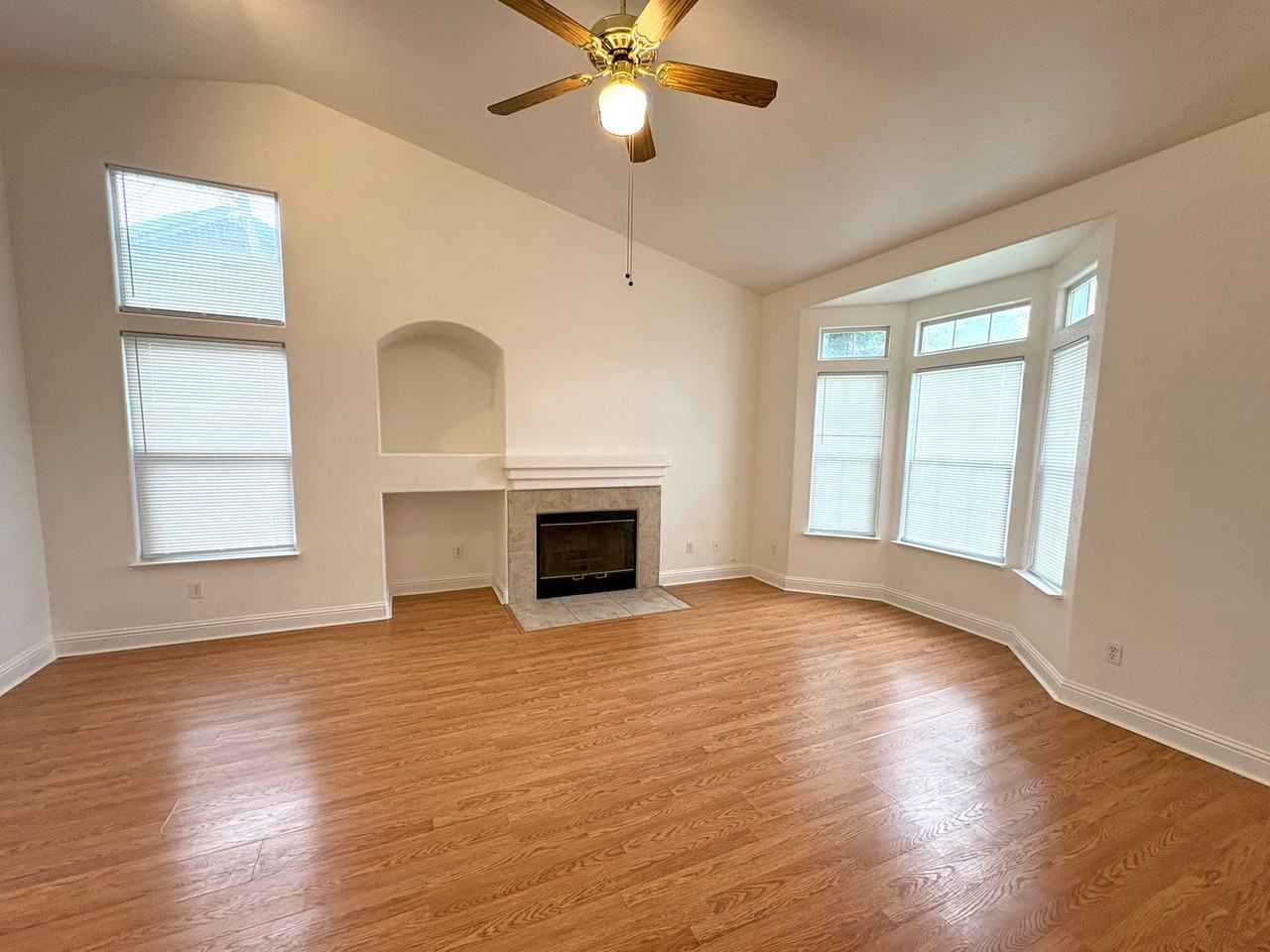 4465 N Olive Ave - Photo 2 of 14