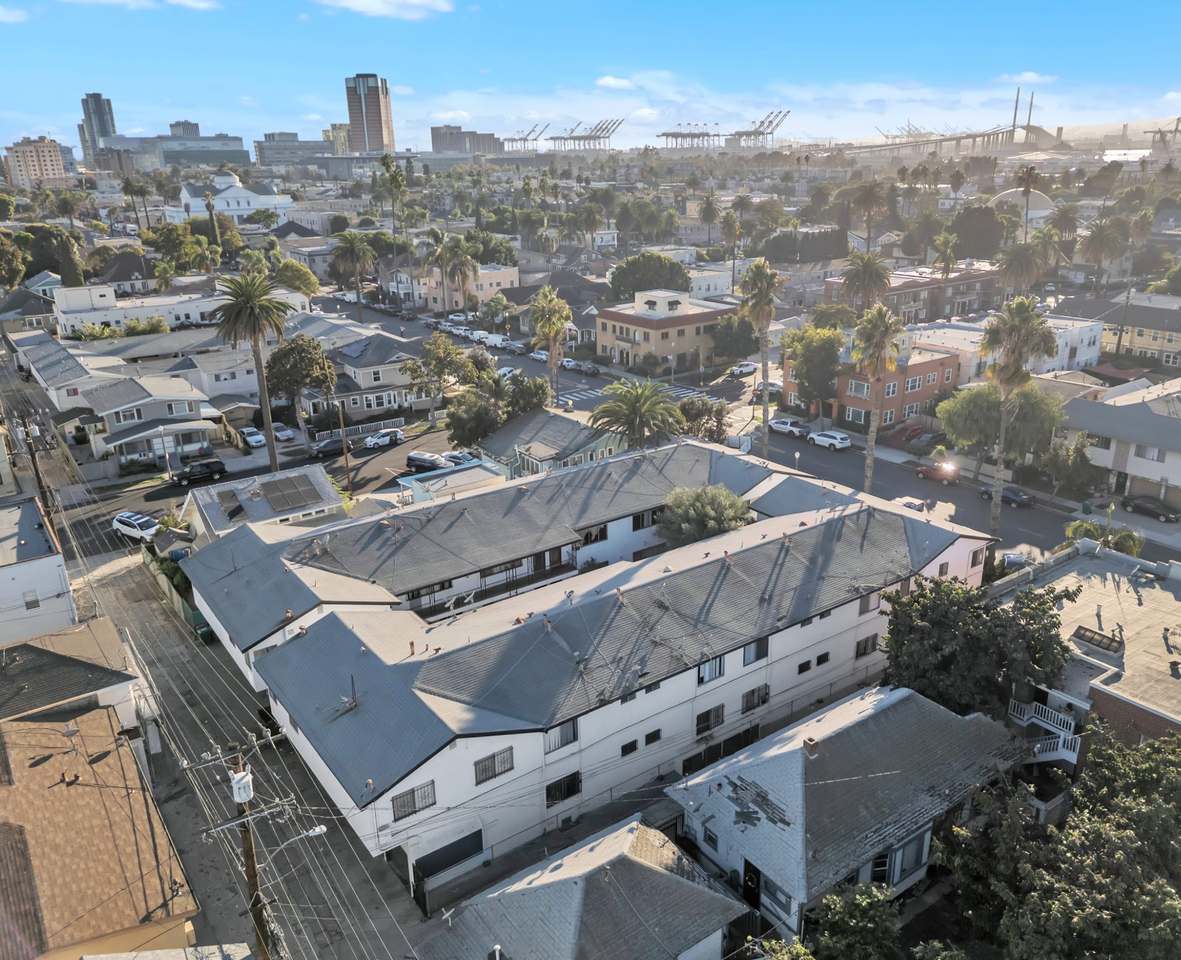 912-922 Cedar Ave. - Photo 4 of 7