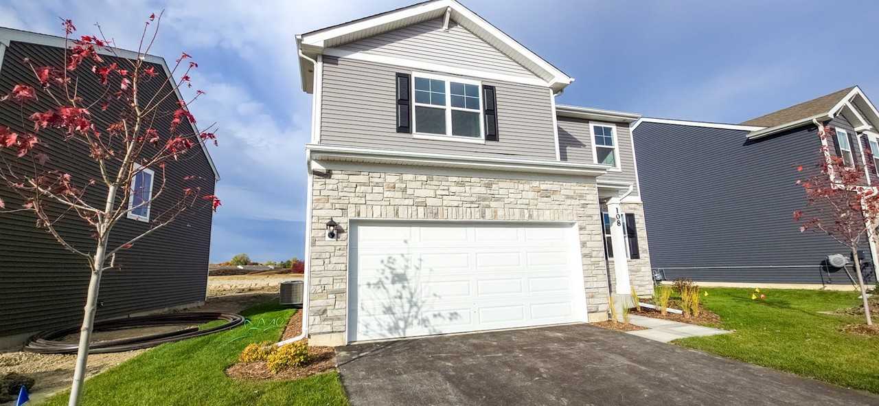 108 Cressmoor Boulevard - Photo 2 of 14