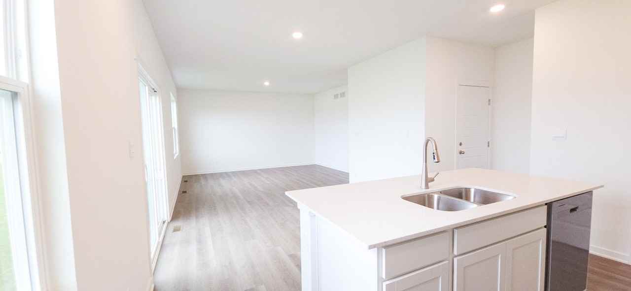 108 Cressmoor Boulevard - Photo 4 of 14