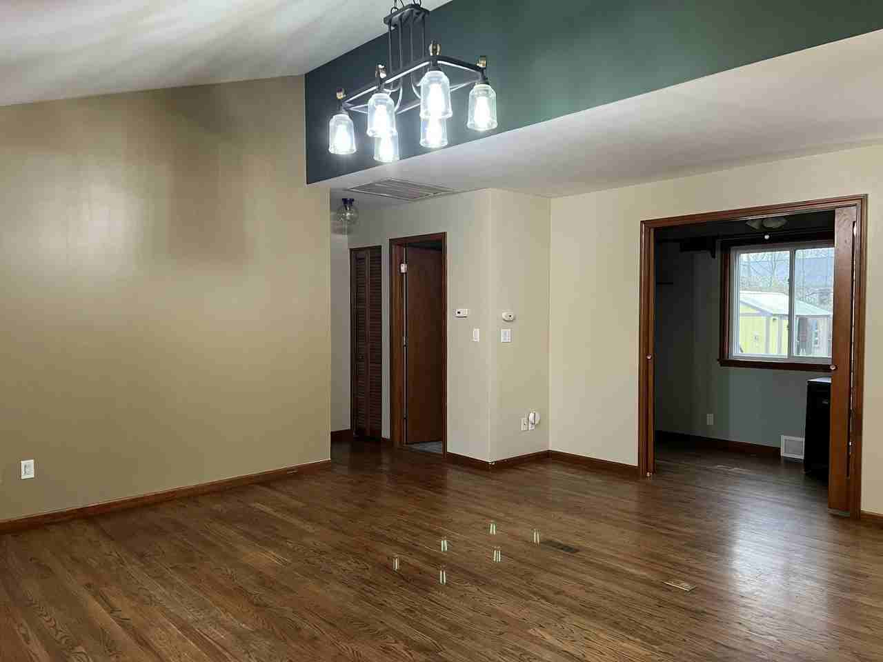 1613 Jay Street - Photo 6 of 21