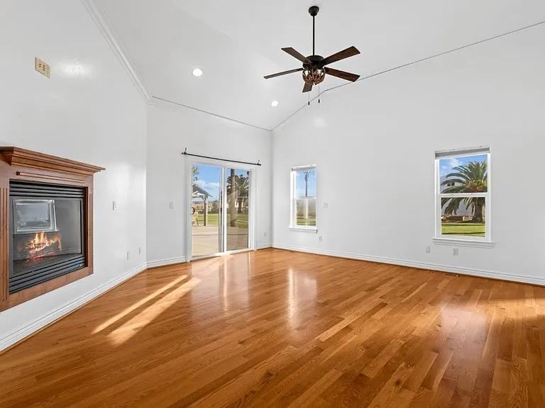 Shore Road - Photo 6 of 9