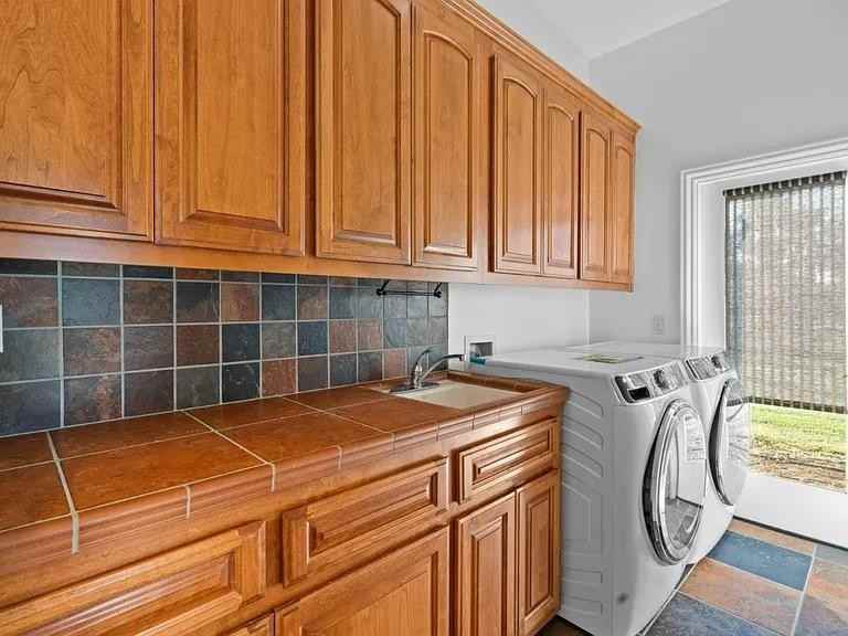 Shore Road - Photo 7 of 9