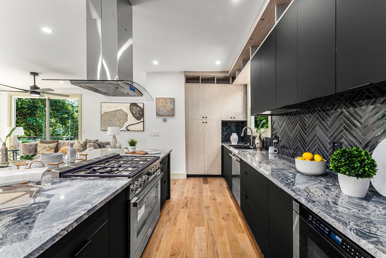 335 Eureka Drive Northeast #NA - Photo 4 of 23