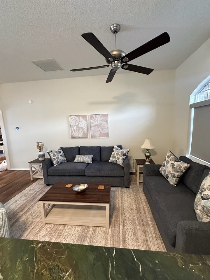 8960 Huntington Pointe Dr #NA - Photo 2 of 16