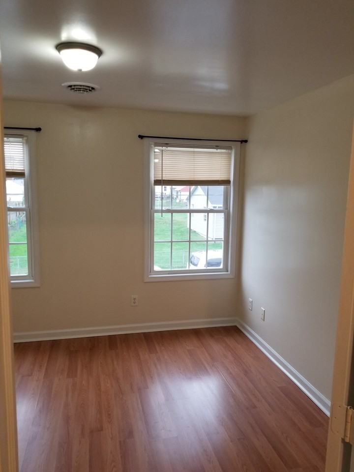 466 Mitchell Ave #NA - Photo 3 of 7