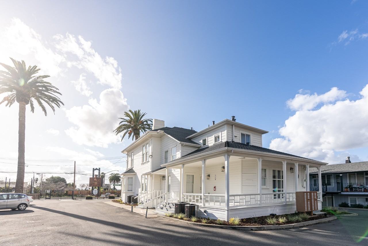 Niles Station - Photo 3 of 33