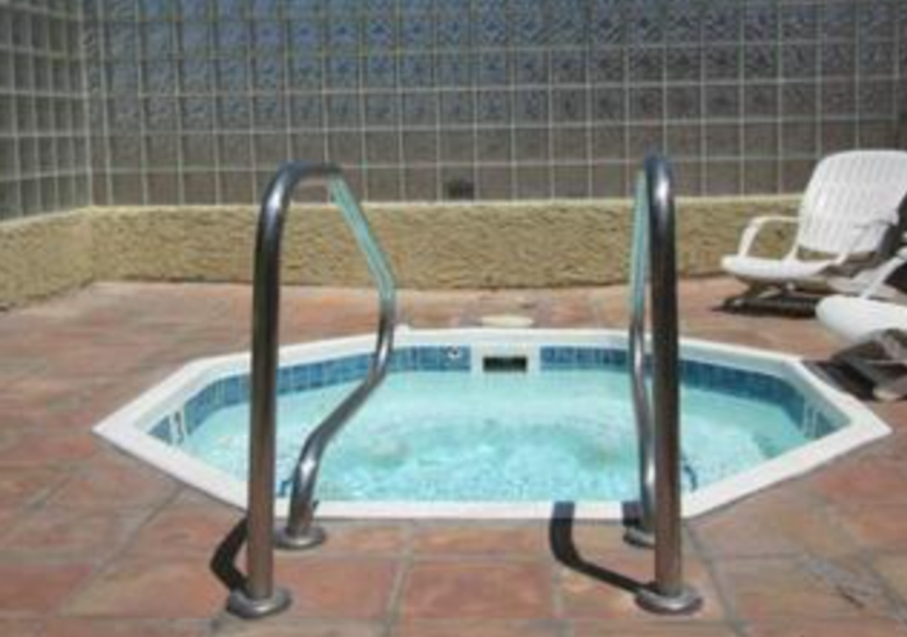 5143 Bakman Avenue - Photo 5 of 6