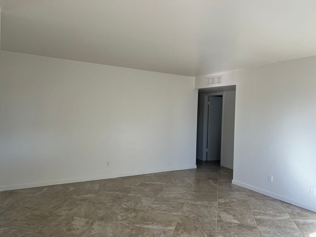 2700 Hemlock Ave - Photo 3 of 11